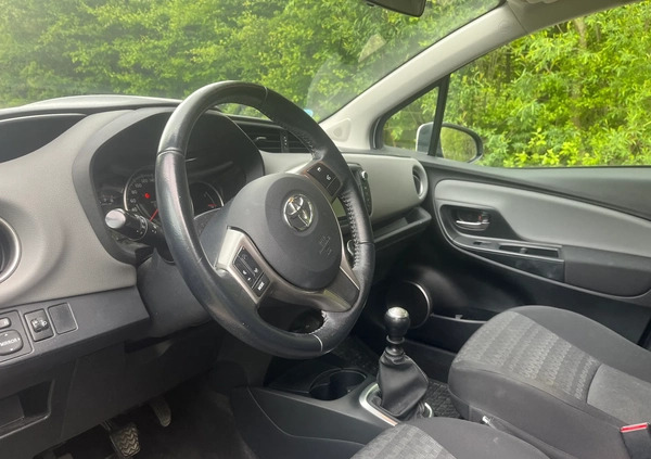 Toyota Yaris cena 39900 przebieg: 89000, rok produkcji 2016 z Limanowa małe 22